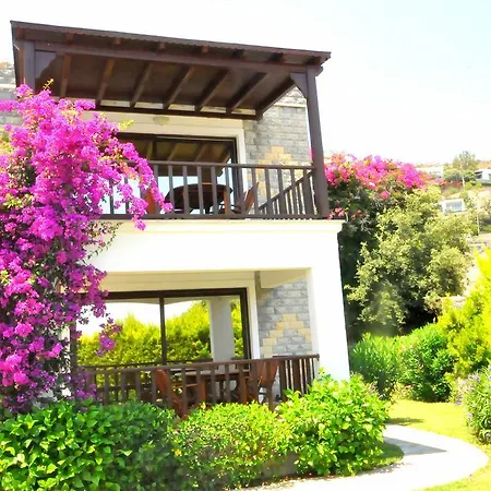 Holiday home Tuerkbuekue Kirlangic Evleri *